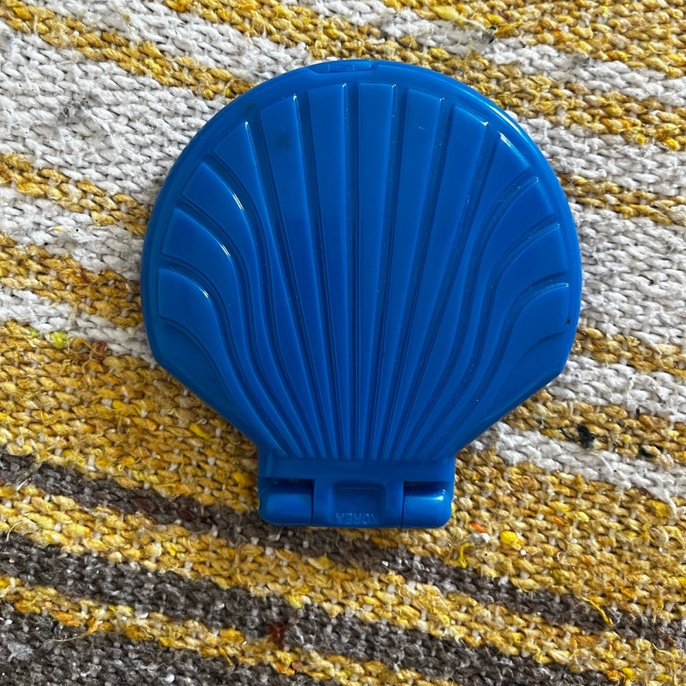 Blue seashell pocket mirror